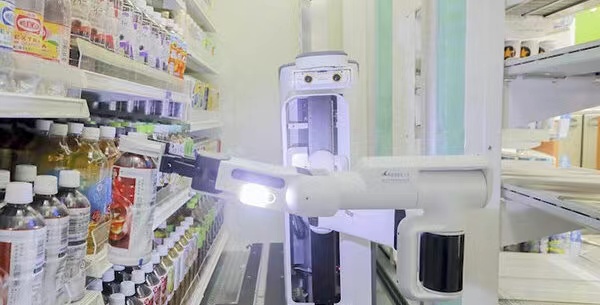 日本全家便利店将用机器人自动补货，每天可以削减10个小时人工